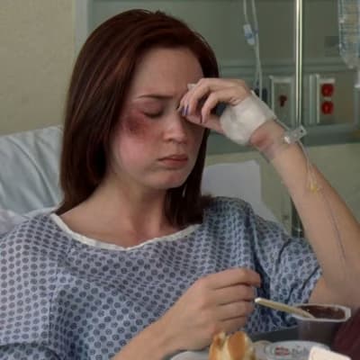 Emily Charlton，💢🏥 | ⊹ ࣪ ˖ She's injured! (wlw)