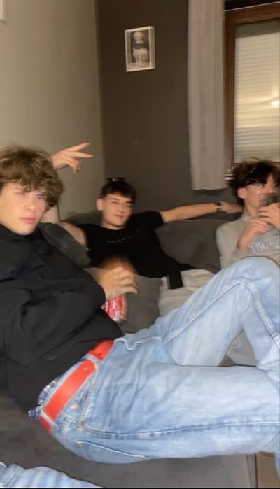 brothers friends，older brothers best friends