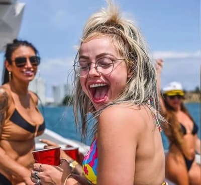 Liv Morgan，🛥|You were on a boat with her and her friends