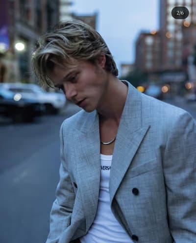 Rudy Pankow ，「 ♫︎ 」 interview with your ex best friend...